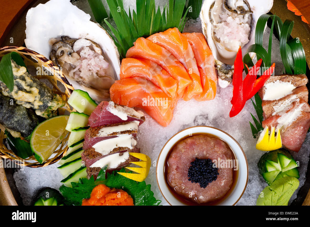 Macro closeup di sushi fresco combinazione scelta selezione assortimento Foto Stock
