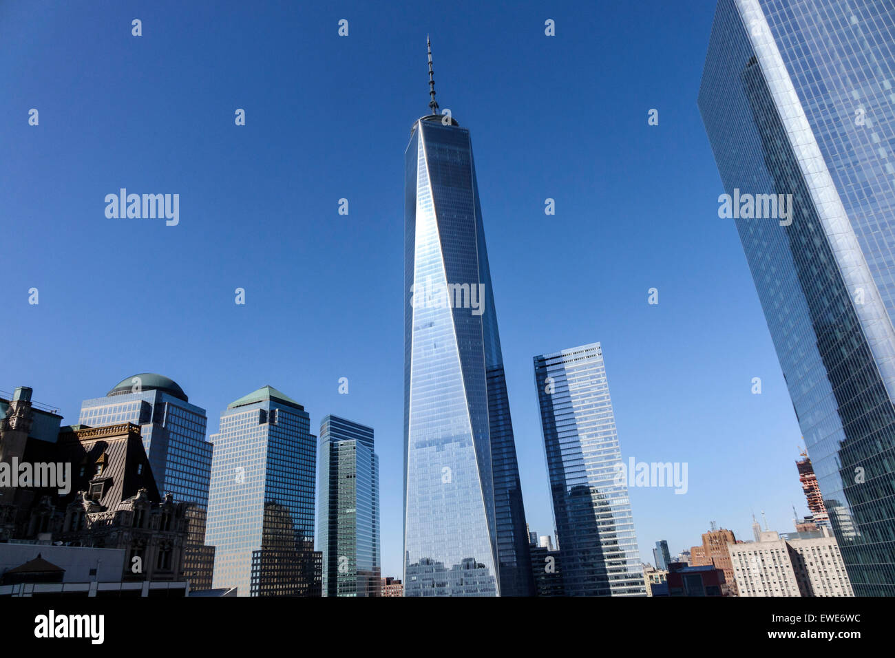 New York City,NY NYC,Manhattan,Lower,Financial District,One World Trade Center,centro,quattro,grattacieli di altezza che costruendo edifici grattacieli Foto Stock
