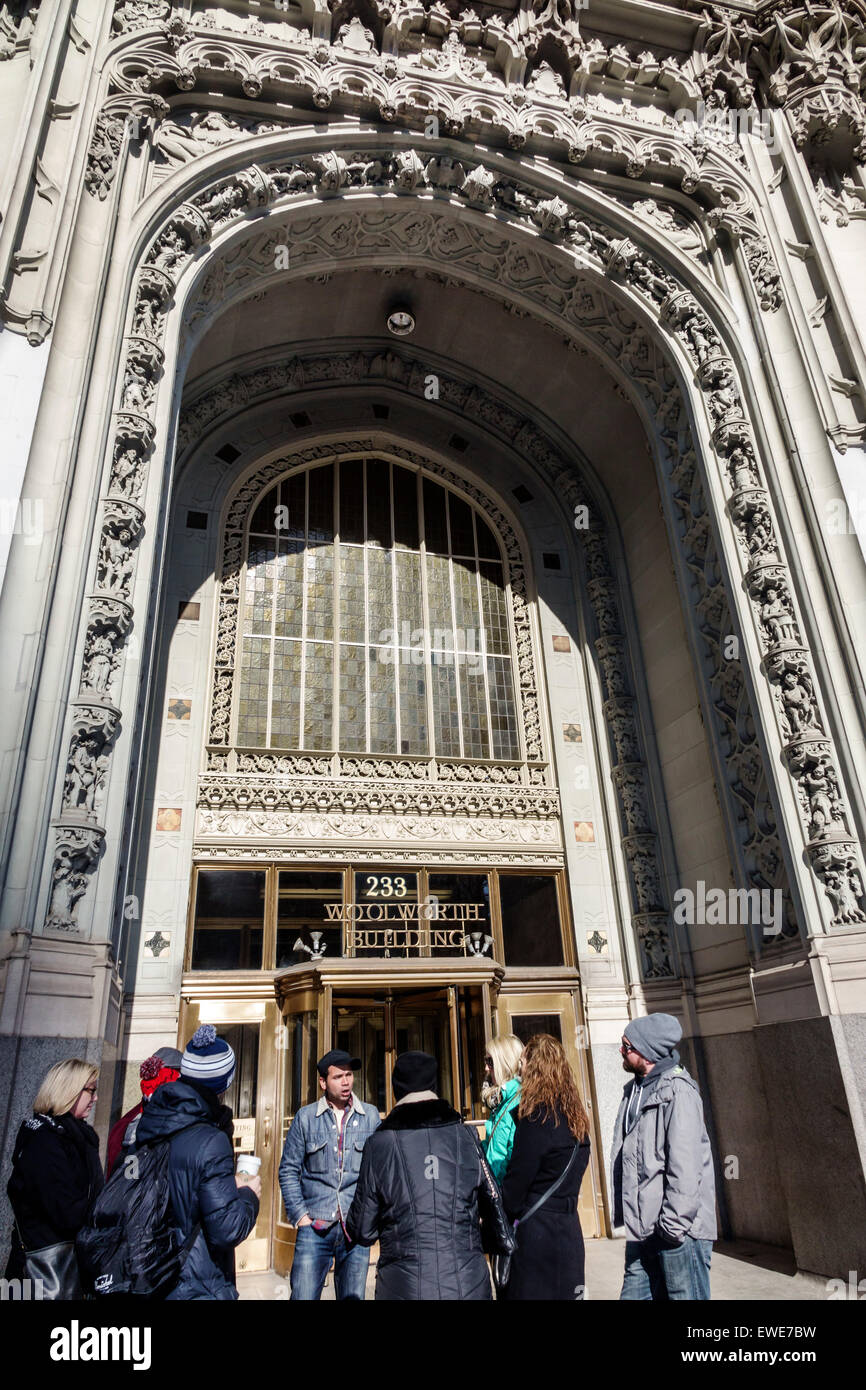 New York City,NY NYC,Manhattan,Lower,Financial District,Broadway,Woolworth Building,fronte,ingresso,architettura neogotica,leader del gruppo,NY150325 Foto Stock