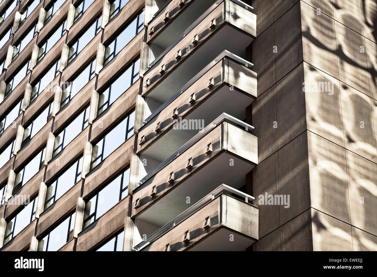 Edificio astratte riflessioni, Calgary, Alberta, Canada. Foto Stock