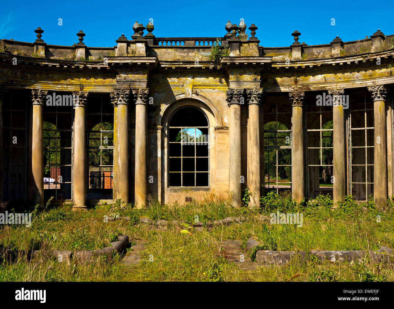 I resti di Trentham Hall un Italianamente country house nel parco di Trentham Gardens Stoke on Trent Staffordshire REGNO UNITO Foto Stock