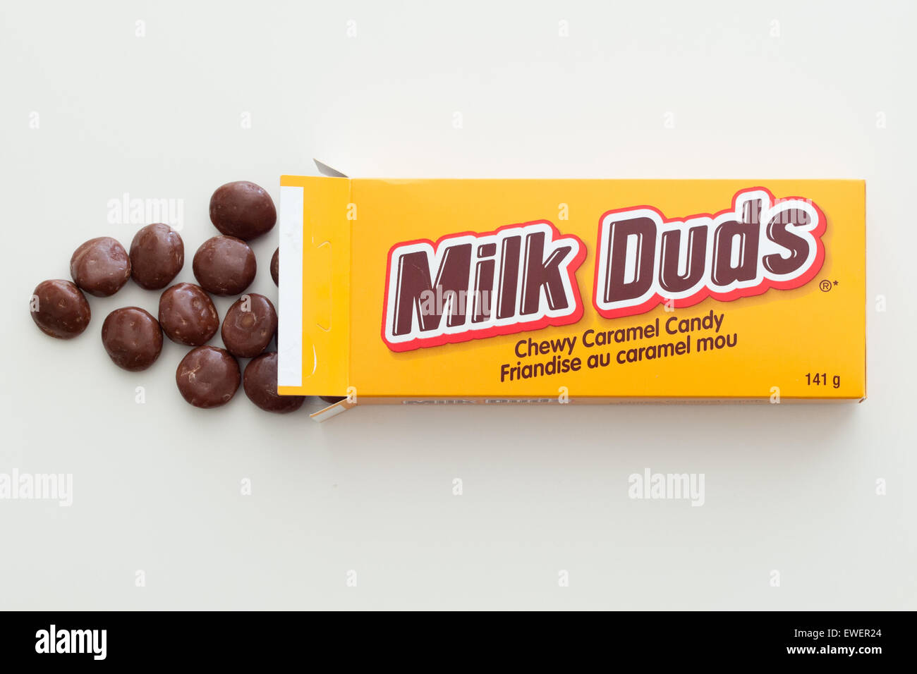 Una scatola di latte Duds cioccolato e caramello candy, fabbricato da Hershey Company. Foto Stock