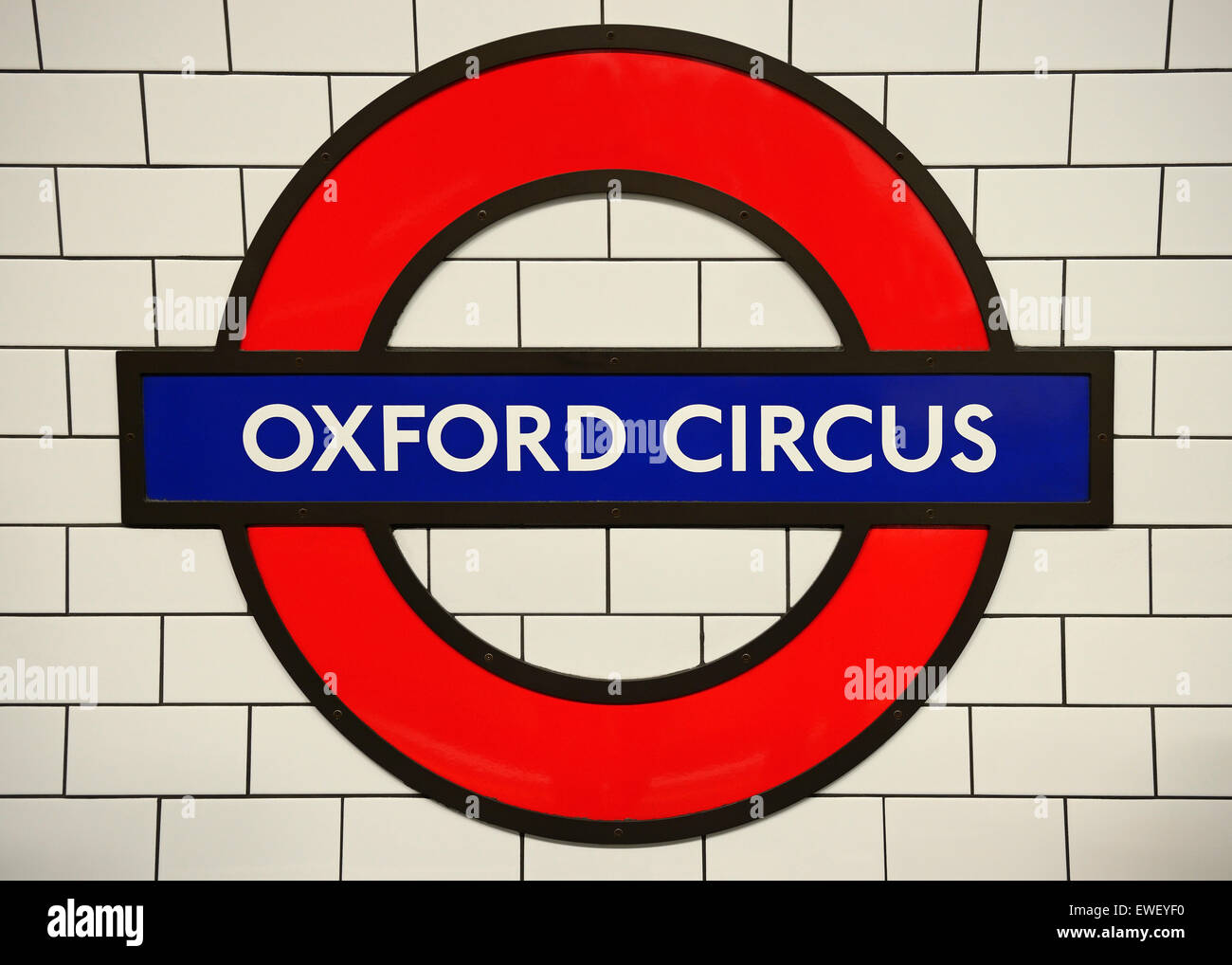 Oxford Circus la Stazione della Metropolitana di segno. Londra, Regno Unito. Foto Stock