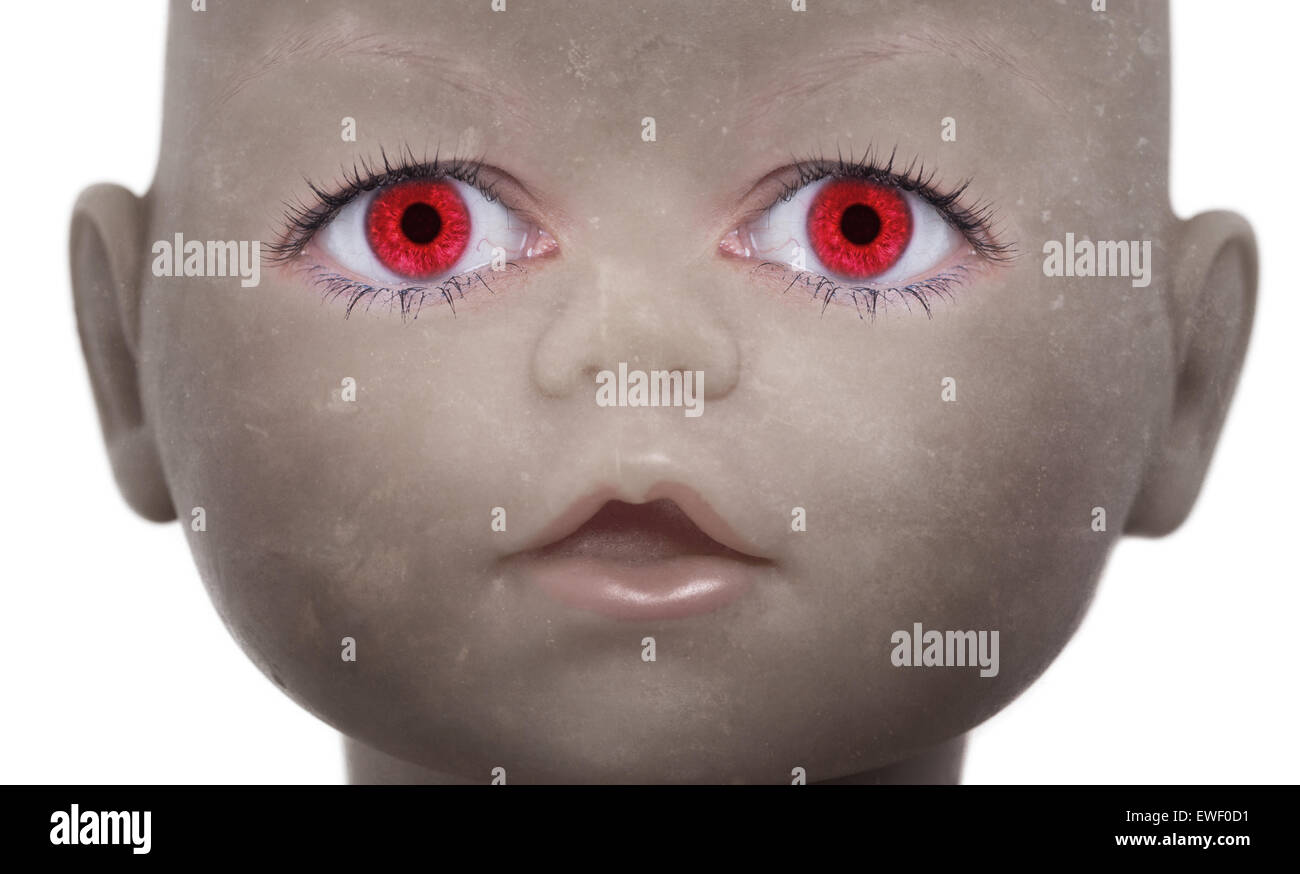 Scary doll face con umana guardando gli occhi Foto Stock
