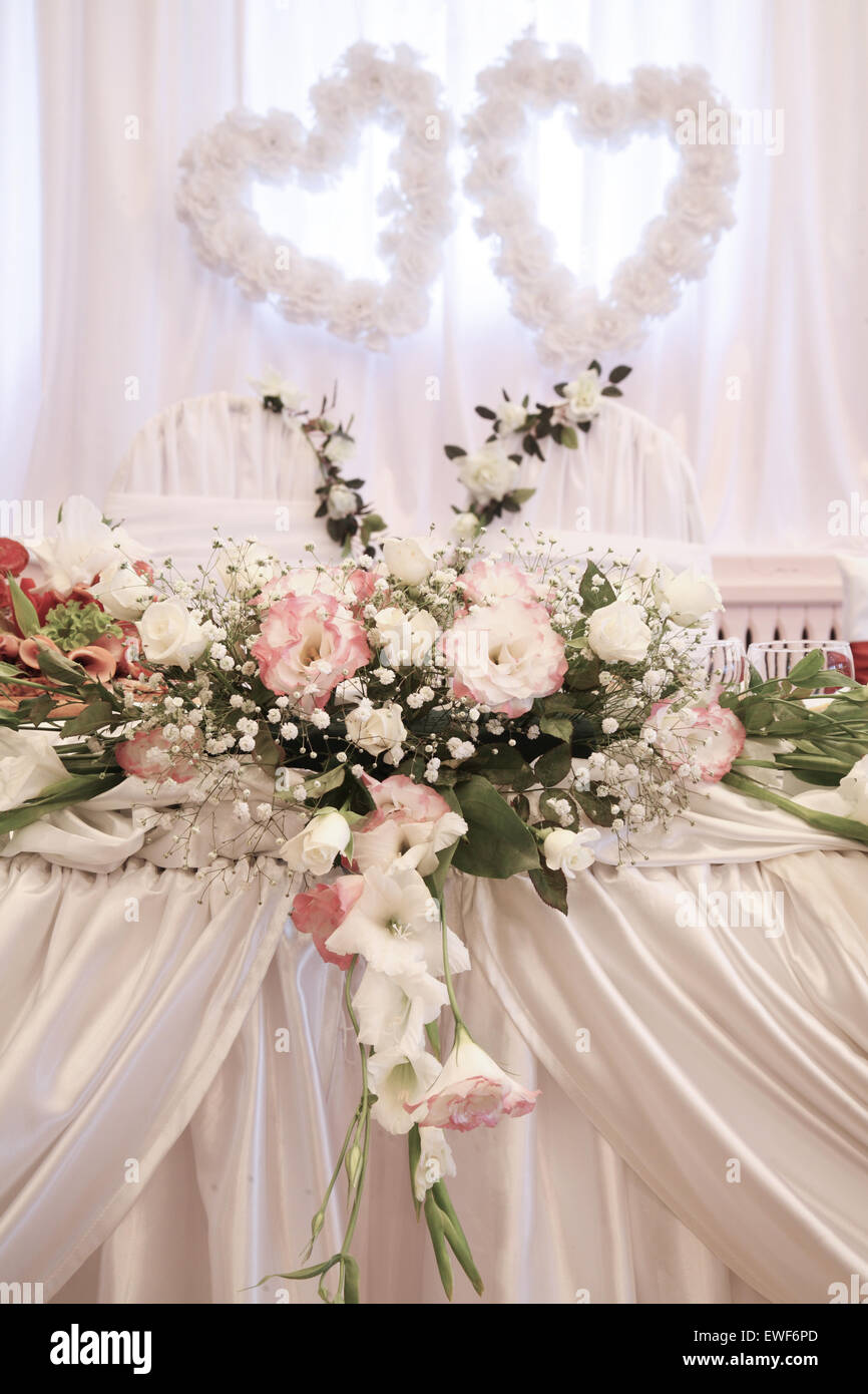 Decorazioni per matrimoni con fiori freschi Foto Stock