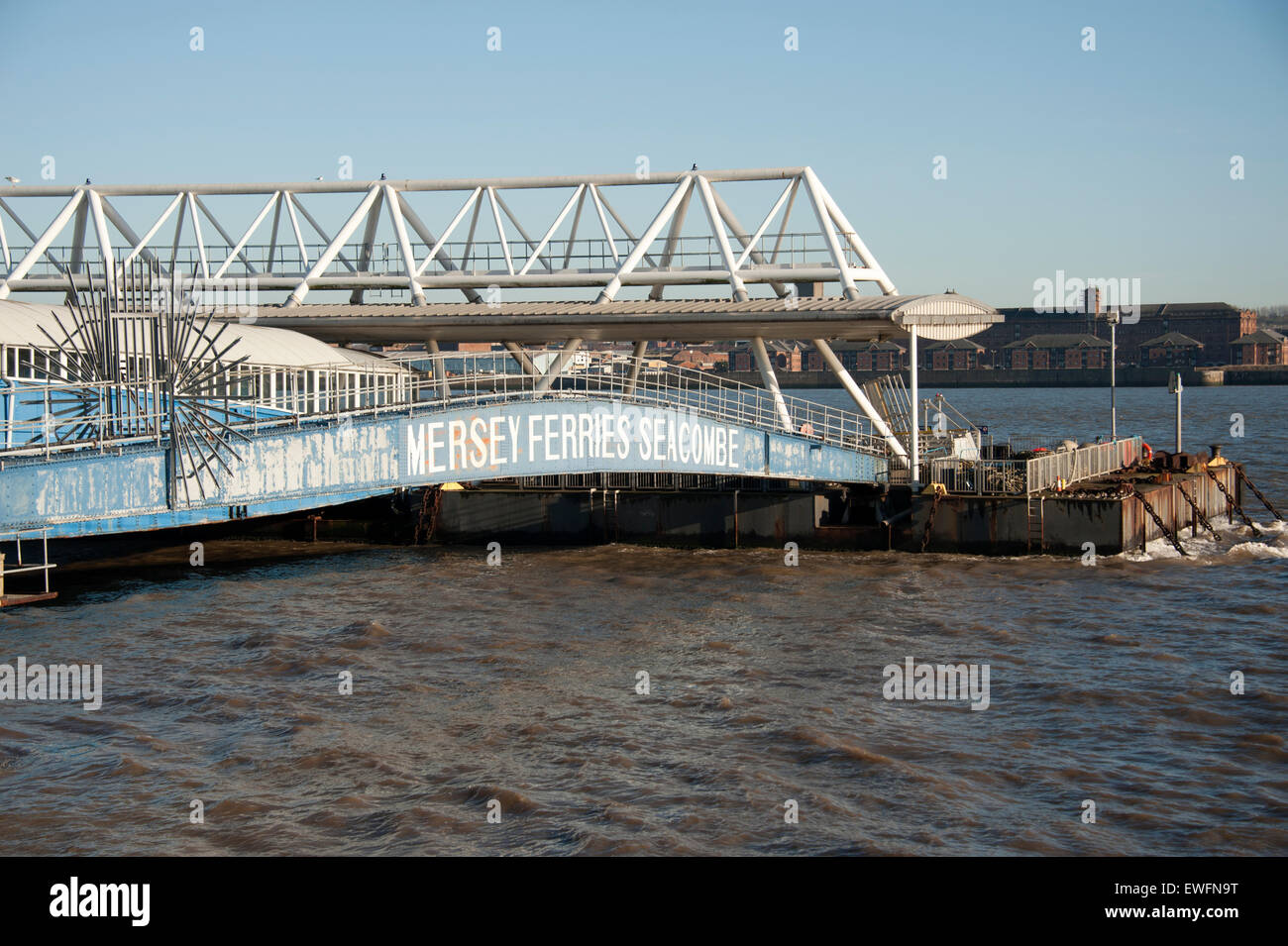 Mersey traghetto per attraversare il fiume Liverpool Seacombe Traghetti Foto Stock