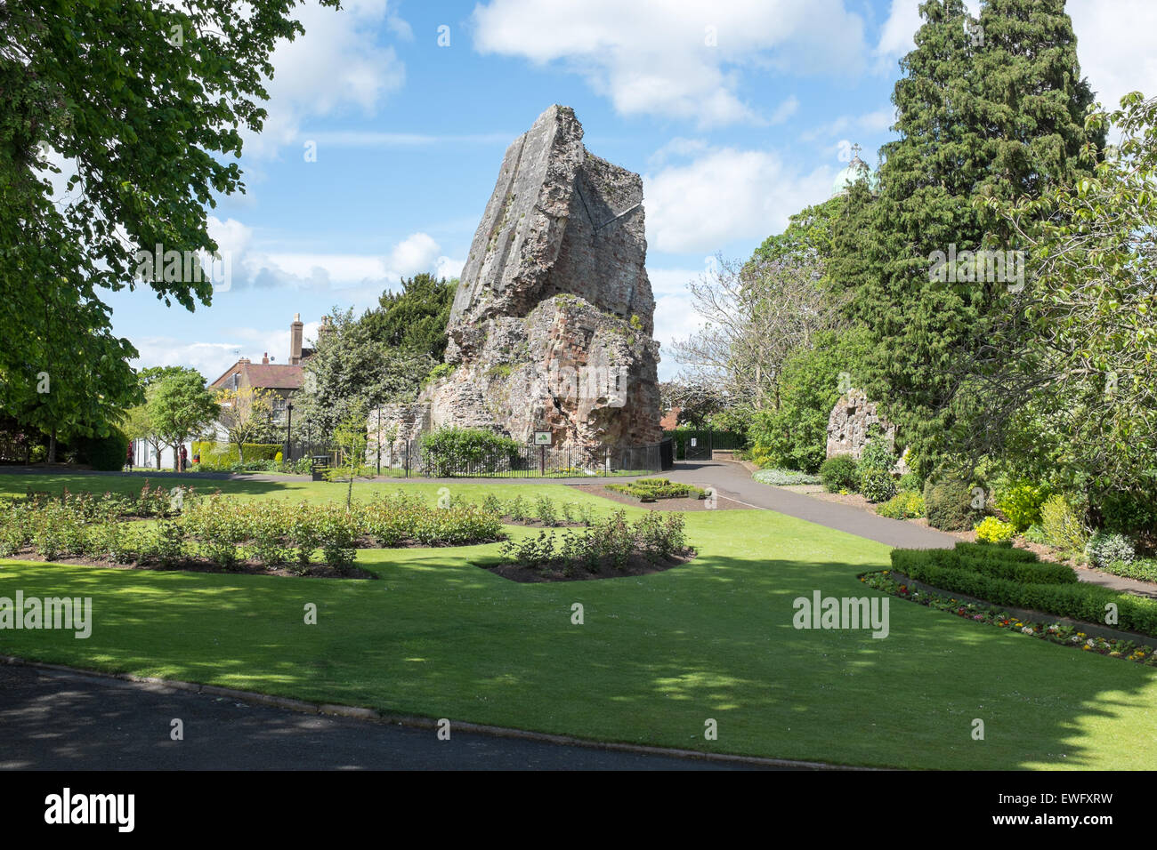 I resti del castello di Bridgnorth Bridgnorth nel parco comunale, Shropshire Foto Stock