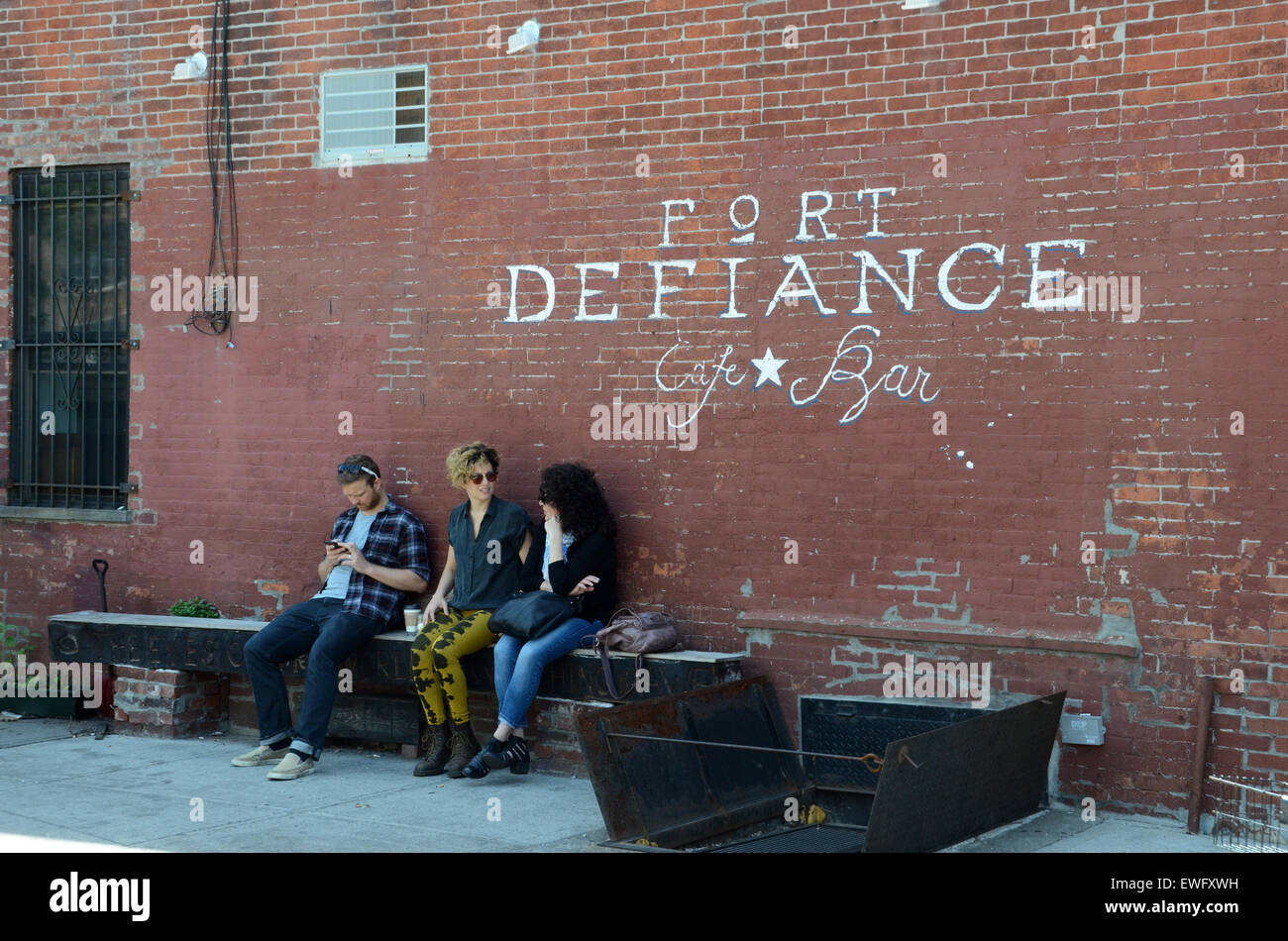 Hipsters Brooklyn New York Stati Uniti d'America caffè bar biciclette Foto Stock