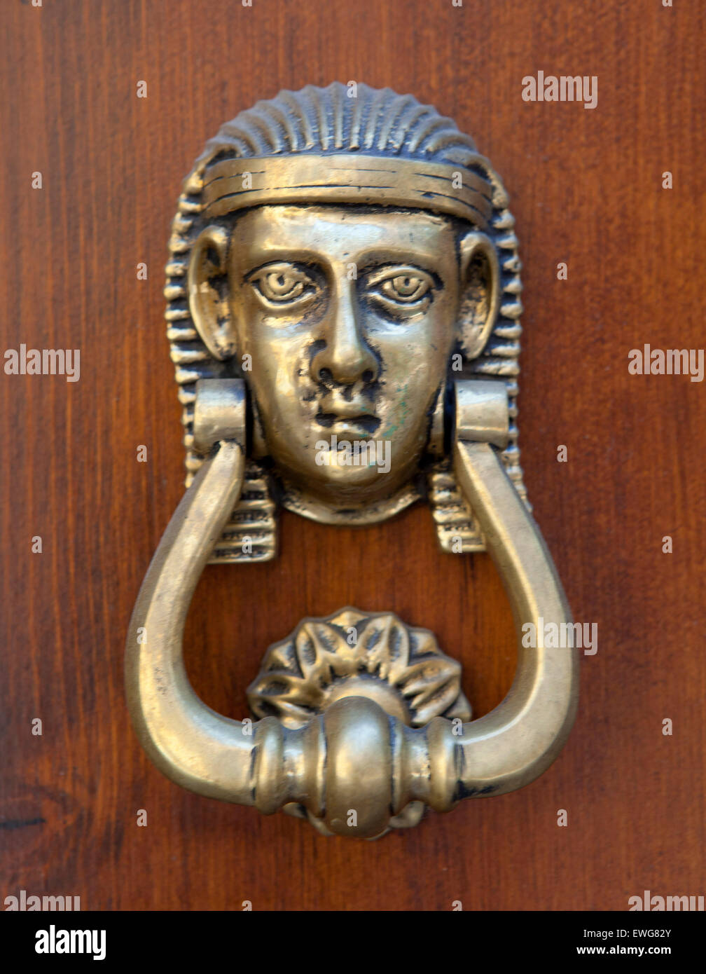 Stile egiziano porta respingente Foto Stock