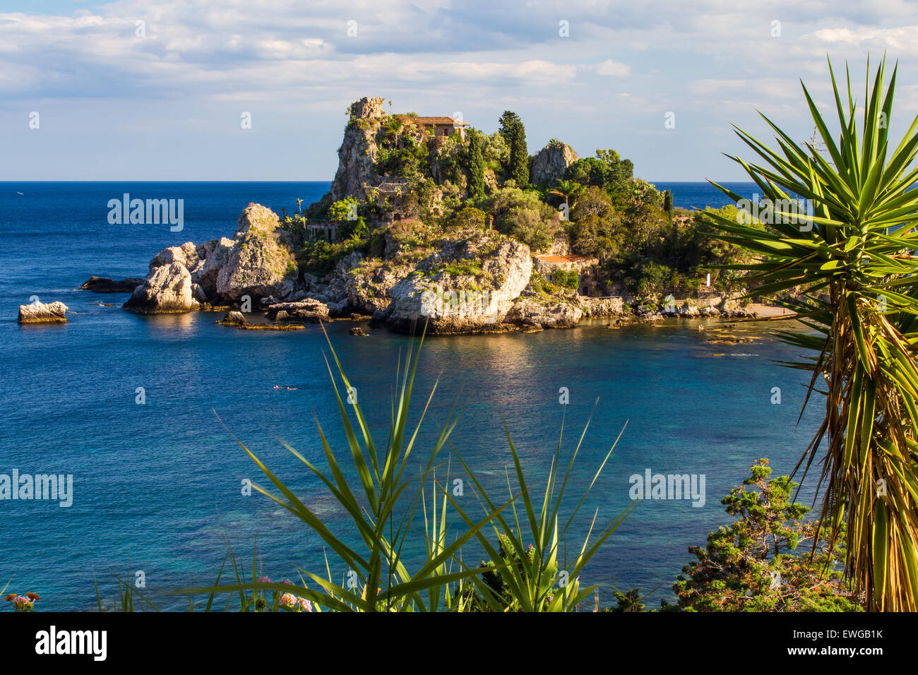 La baia di Taormina. Isola Bella. Regione Sicilia. L'Italia. Foto Stock