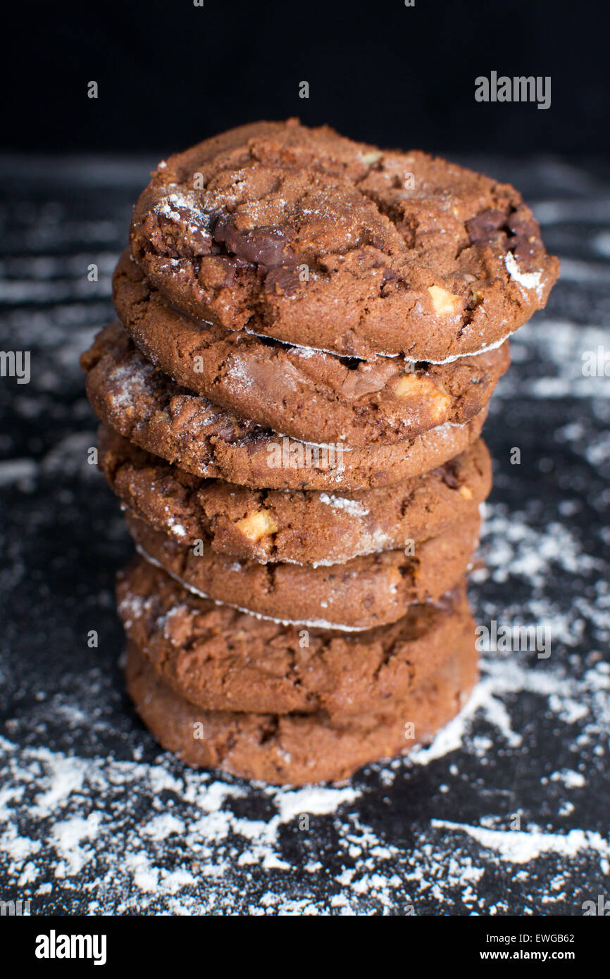 Pila di biscotti al cioccolato Foto Stock
