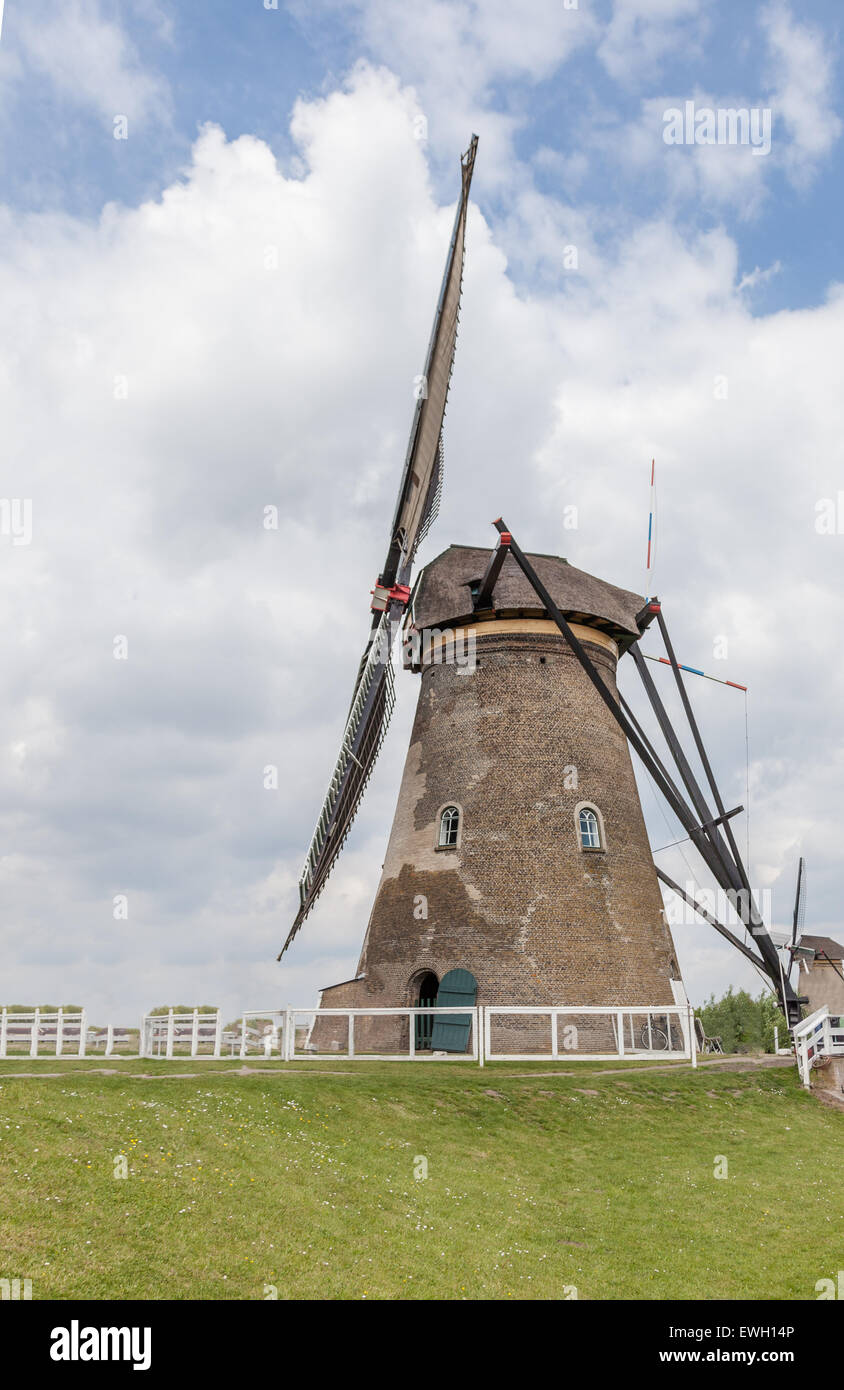 Mulino a vento olandese al Kinder Dyke Foto Stock
