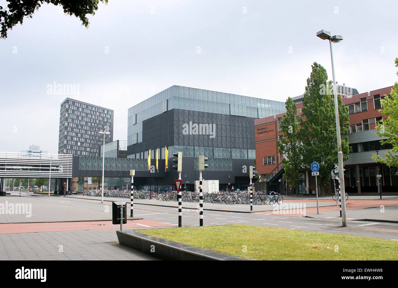 Biblioteca Universitaria e facoltà di edifici con Padualaan a De Uithof Campus Utrecht, Paesi Bassi. Foto Stock