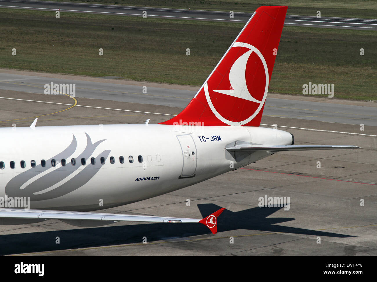 Berlino, Germania, posteriore un Airbus A321 della compagnia aerea Turkish Airlines Foto Stock