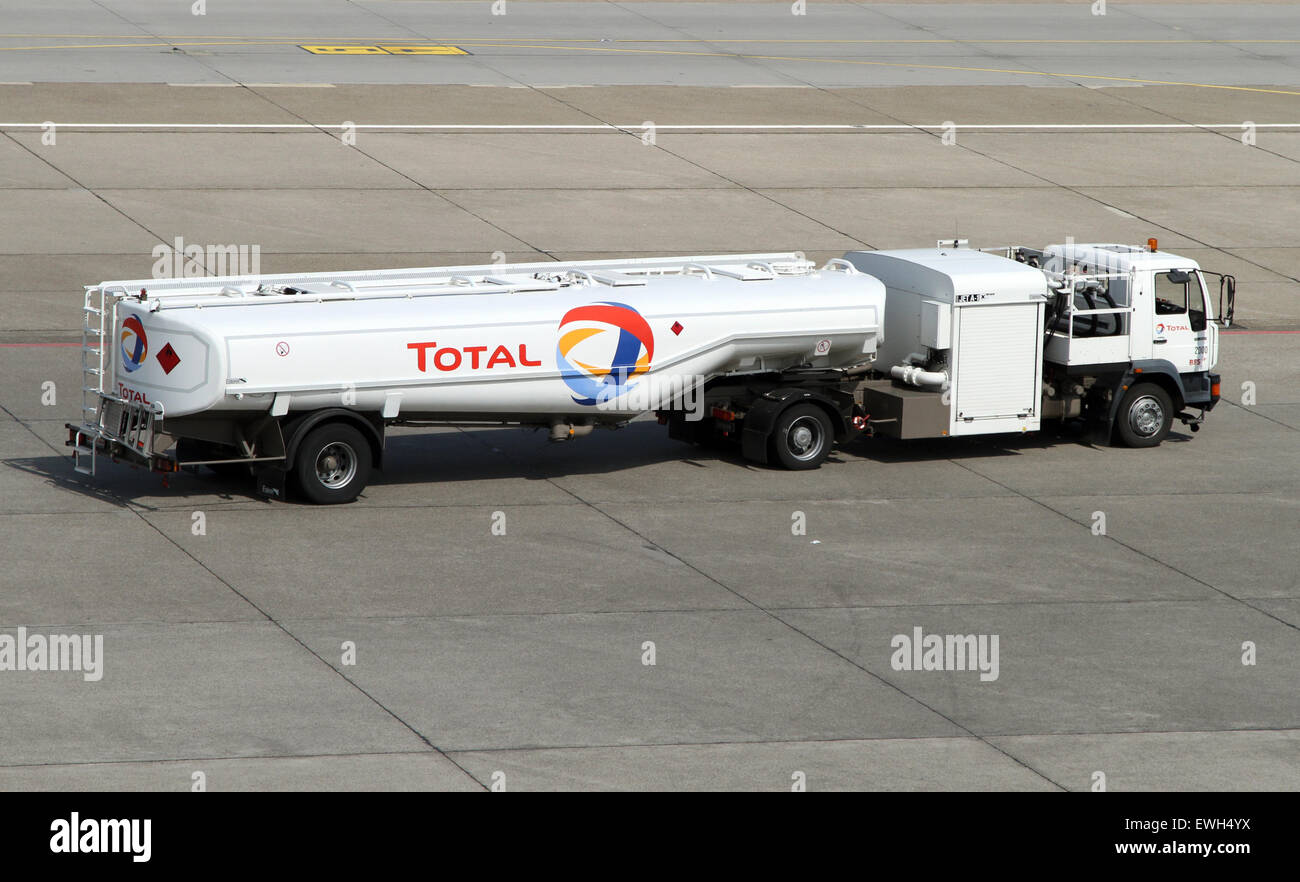 Berlino, Germania, airfield tanker Totale azienda sul piazzale di sosta Foto Stock