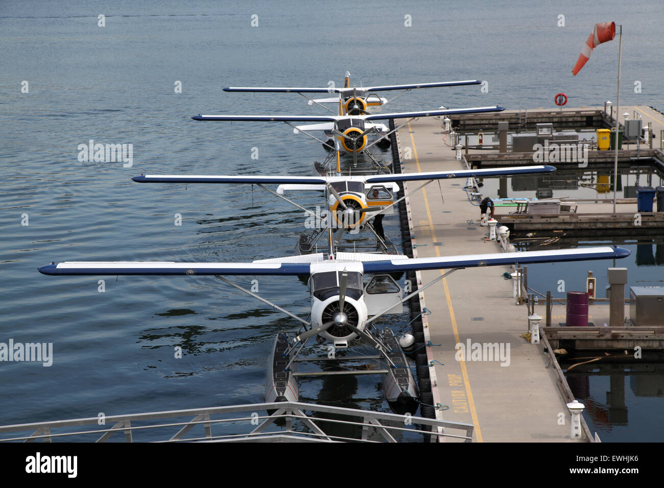 Una coda di float-piano in attesa di aerei di passeggeri nel Porto di Vancouver Foto Stock