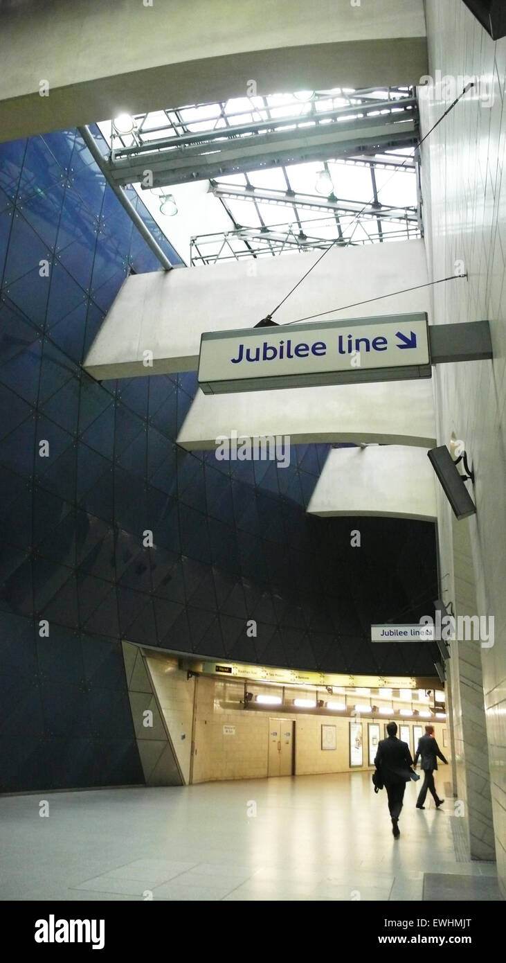 All interno della stazione metropolitana di Southwark, Londra Trasporto, linea Jubillee Foto Stock