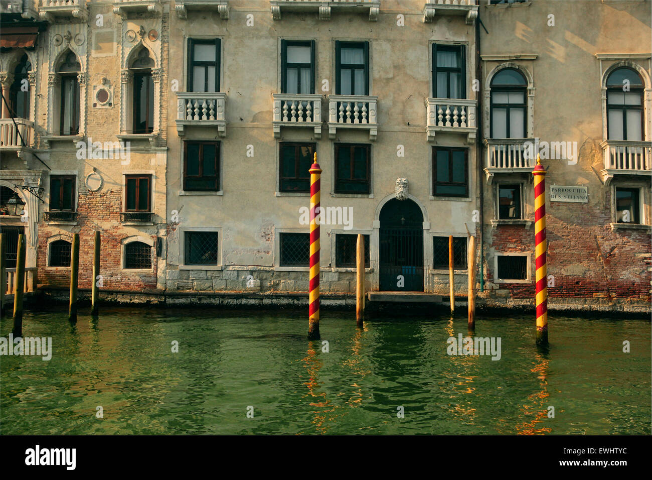 Venezia- antichi palazzi che si affacciano sul Canal Grande Foto Stock