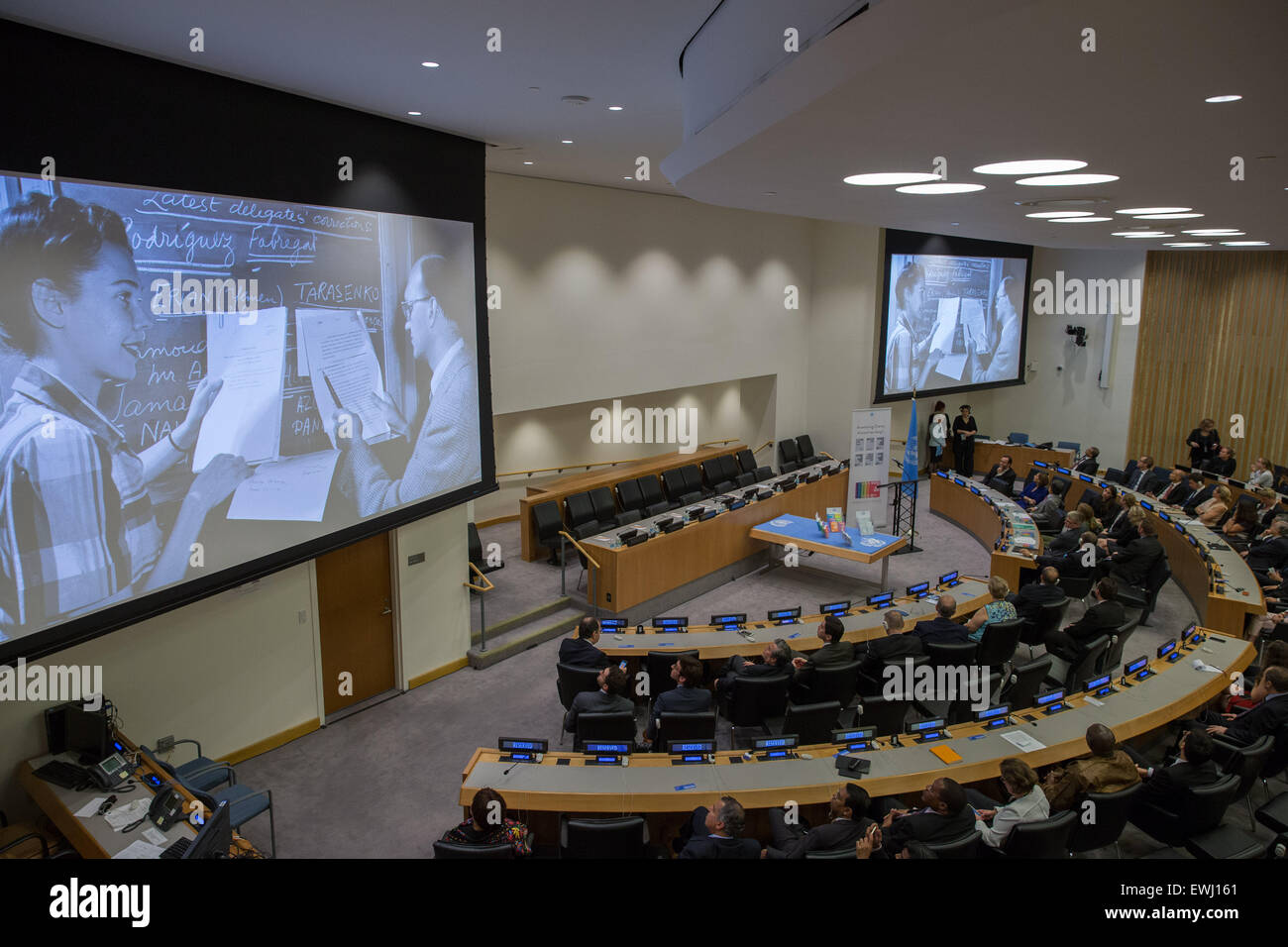 New York, Stati Uniti d'America. Il 26 giugno, 2015. mostra un evento speciale è tenuto a contrassegnare il settantesimo anniversario della firma della Carta delle Nazioni Unite presso la sede delle Nazioni Unite a New York, Stati Uniti. Il Segretario Generale delle Nazioni Unite Ban Ki-moon è stato a San Francisco il Venerdì per un evento per commemorare il settantesimo anniversario della firma della Carta delle Nazioni Unite, mostrando ancora una volta la comunità internazionale di rinnovato impegno per la pietra angolare del documento che ha guidato le relazioni internazionali negli ultimi decenni. Credito: Xinhua/Alamy Live News Foto Stock