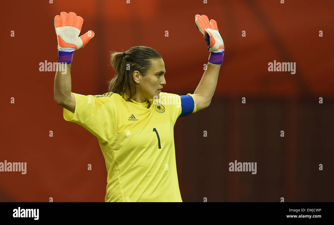 Montreal, Canada. Il 26 giugno, 2015. In Germania il portiere Nadine Angerer reagisce durante il FIFA donne"s World Cup 2015 quarto di finale di partita di calcio tra la Germania e la Francia nello Stadio Olimpico di Montreal, Canada, 26 giugno 2015. Foto: Carmen Jaspersen/dpa/Alamy Live News Foto Stock