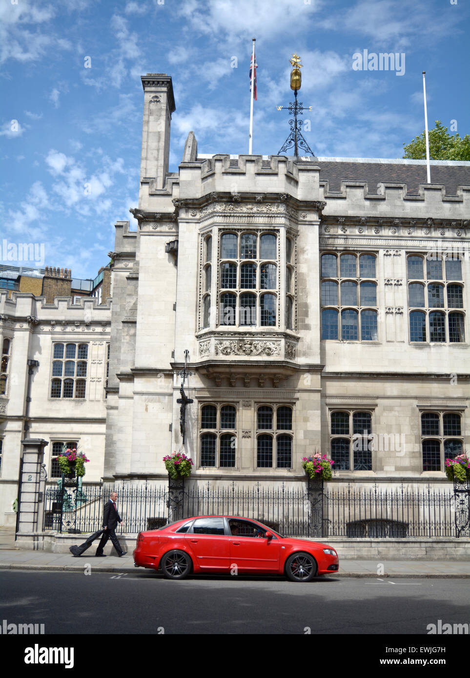 Un edificio neo-gotico vittoriano costruito per William Waldorf Astor sulla Embankment di Londra, Two Temple Place, Londra, WC2, Inghilterra, Regno Unito Foto Stock