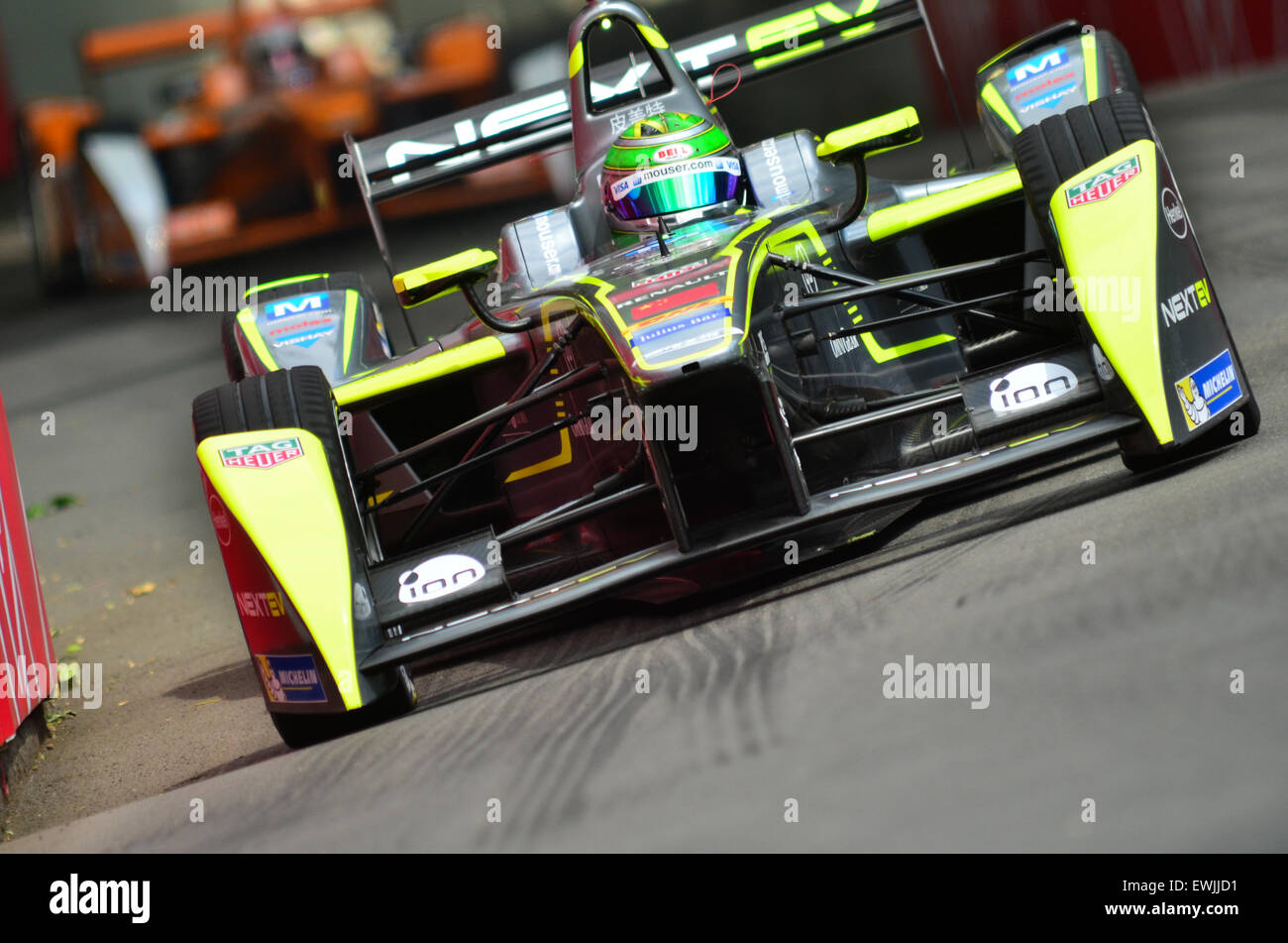 Londra, Regno Unito. Il 27 giugno, 2015. Nelson Piquet Jnr (BRA), TCR NEXTEV Team. Azione dalla Formula di Londra-e Grand Prix per le strade del parco di Battersea, Londra. Sabato 27 Giugno 2015. Credito: Kevin Bennett/Alamy Live News Foto Stock