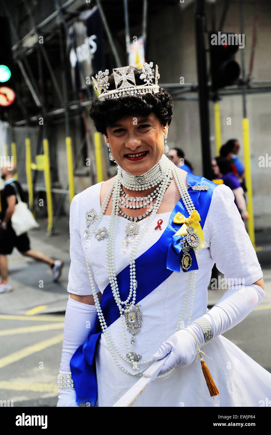 Londra, Regno Unito. Il 27 giugno, 2015. Orgoglio a Londra Parade 2015, Baker Street London; Inghilterra; UK Credit: Keith Erskine/Alamy Live News Foto Stock