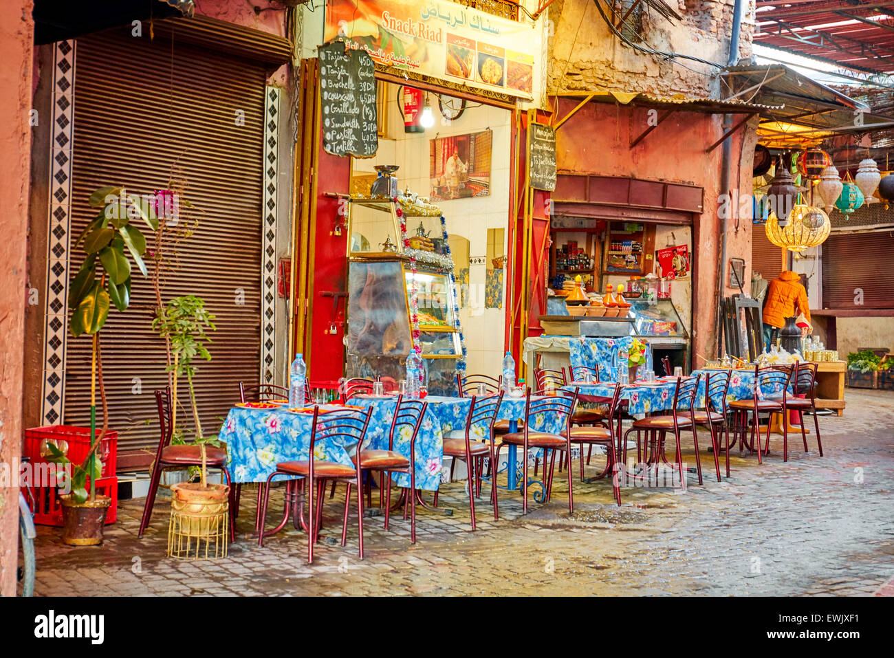 Street ristorante della Medina di Marrakech, Marocco, Africa Foto Stock
