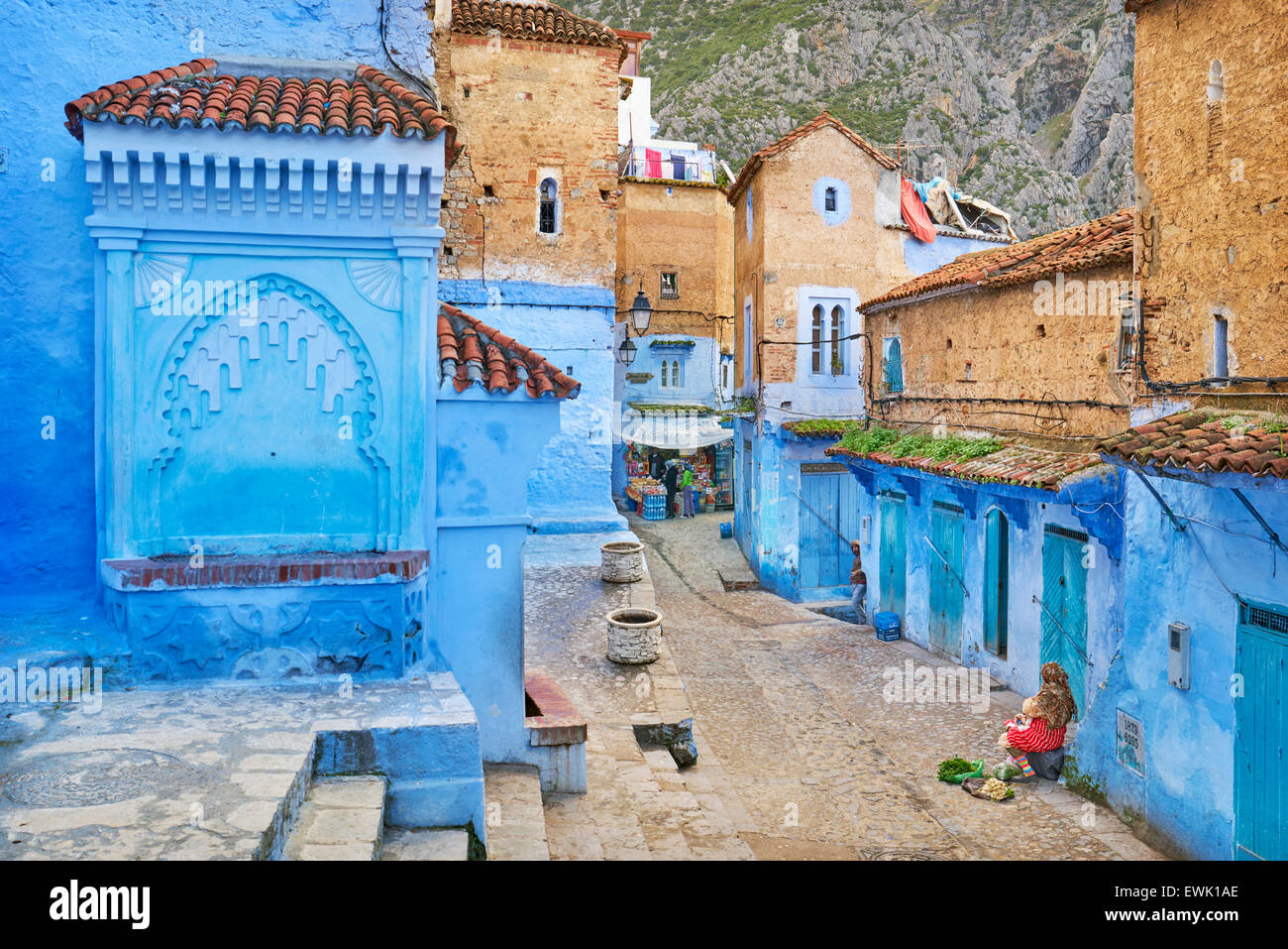 Blu pareti dipinte nella vecchia medina di Chefchaouen, Marocco, Africa Foto Stock