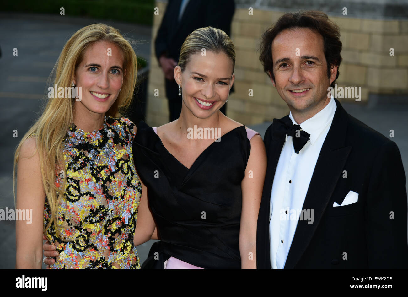 Londra, Regno Unito. Il 27 giugno, 2015. Adriana Chryssicopoulos, Tania Bryer e Asta Barker assiste la Fondazione aborigeno inaugurale di gala presso il Museo di Storia Naturale di Londra. Credito: Vedere Li/Alamy Live News Foto Stock