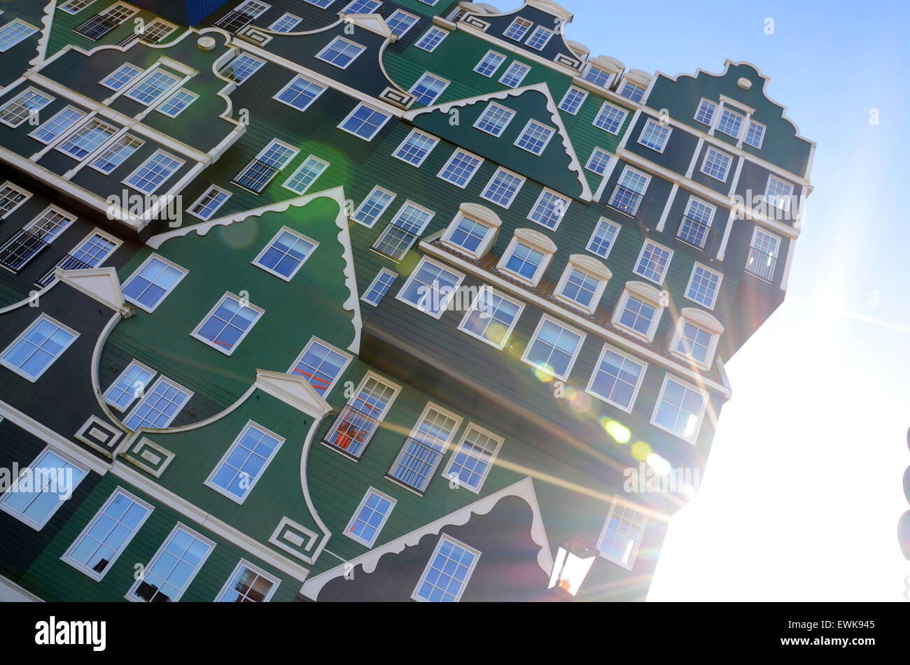 Suggestiva architettura di Inntel Hotel a Zaandam, Paesi Bassi Foto Stock