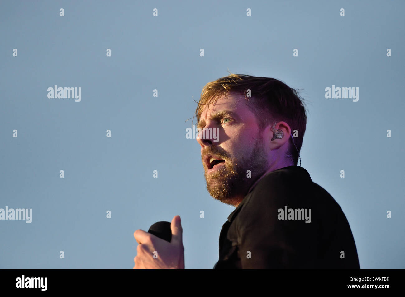 Ricky Wilson e il Kaiser Chiefs sul palco a Bristol Summer serie Giugno 2015 Foto Stock