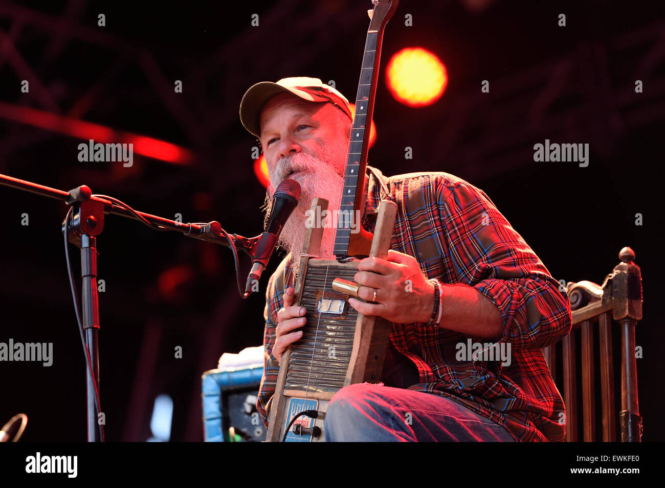 Mare malato Steve sul palco a Bristol Summer serie Music Festival Giugno 2015 Foto Stock