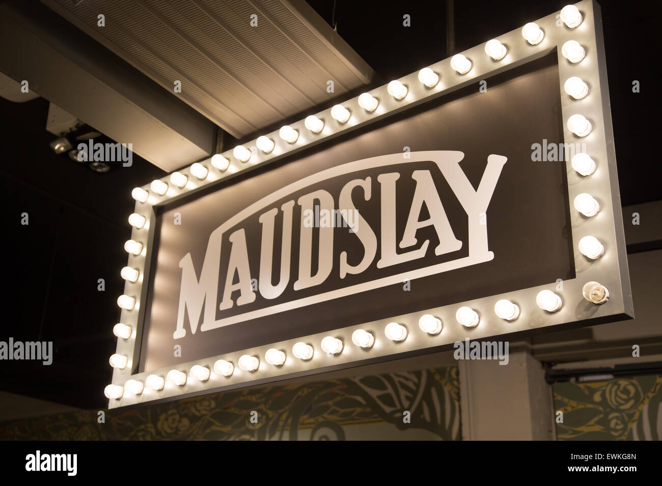 Maudsley vintage antiche insegne luminose sul display a Coventry Transport Museum Foto Stock