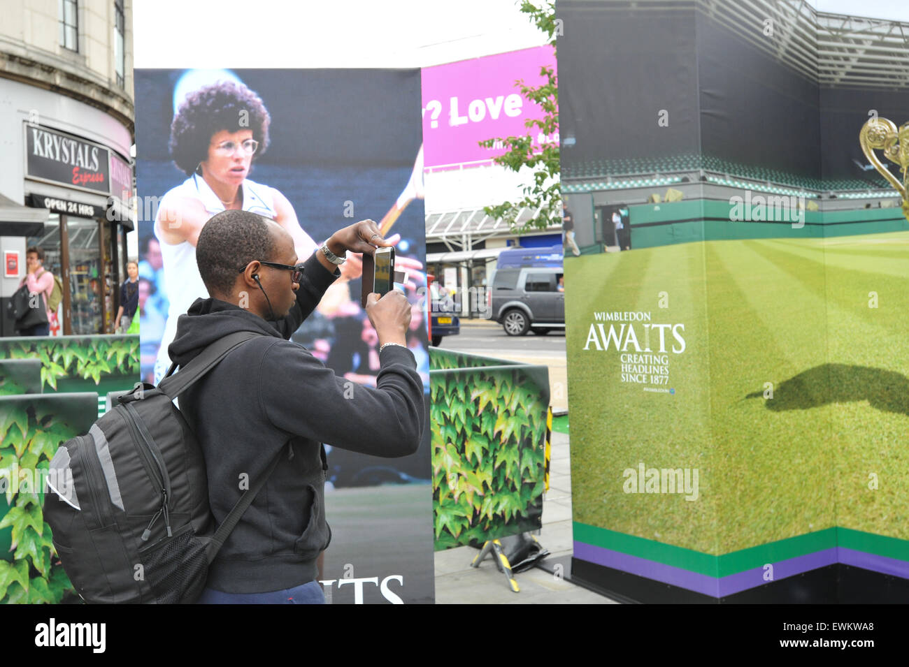 Il torneo di Wimbledon, Londra, Regno Unito. Il 28 giugno 2015. Preparati a Wimbledon per i campionati di tennis. Credito: Matteo Chattle/Alamy Live News Foto Stock