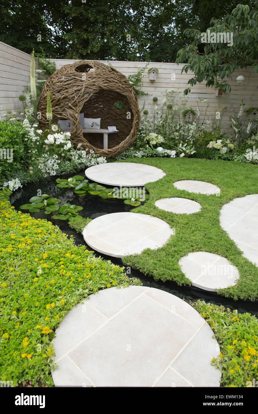 RHS Hampton Court Flower Show 2015, Città Twitchers giardino estivo, Hampton Court, Surrey, England, Regno Unito Foto Stock