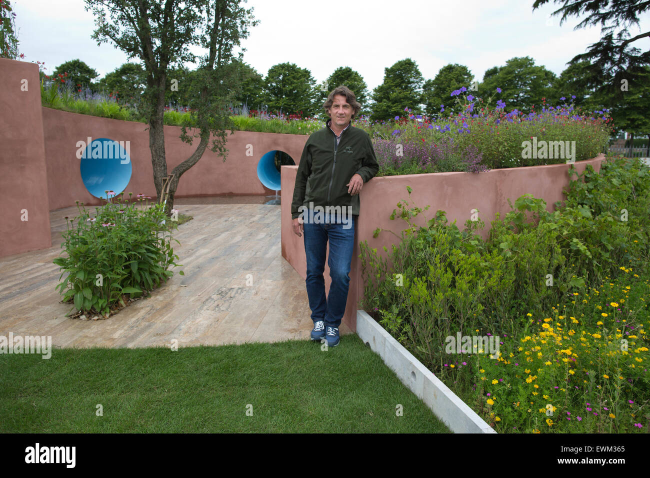 RHS Hampton Court Flower Show 2015, SABO:Il Cerchio della Vita mostra garden designer Stefano Passerotti, Hampton, Surrey, Regno Unito Foto Stock