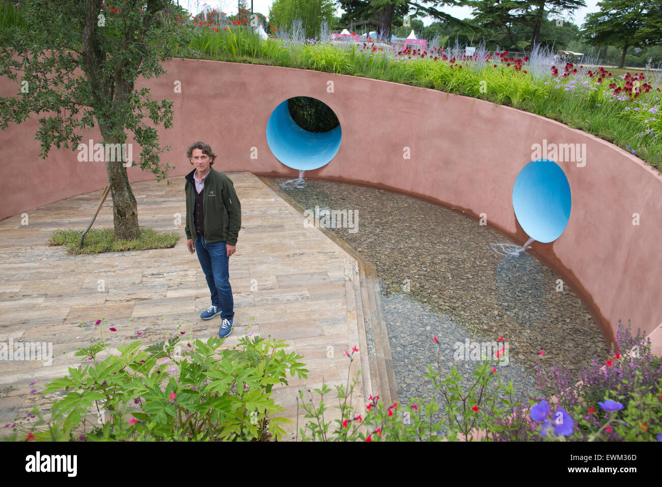 RHS Hampton Court Flower Show 2015, SABO:Il Cerchio della Vita mostra garden designer Stefano Passerotti, Hampton, Surrey, Regno Unito Foto Stock