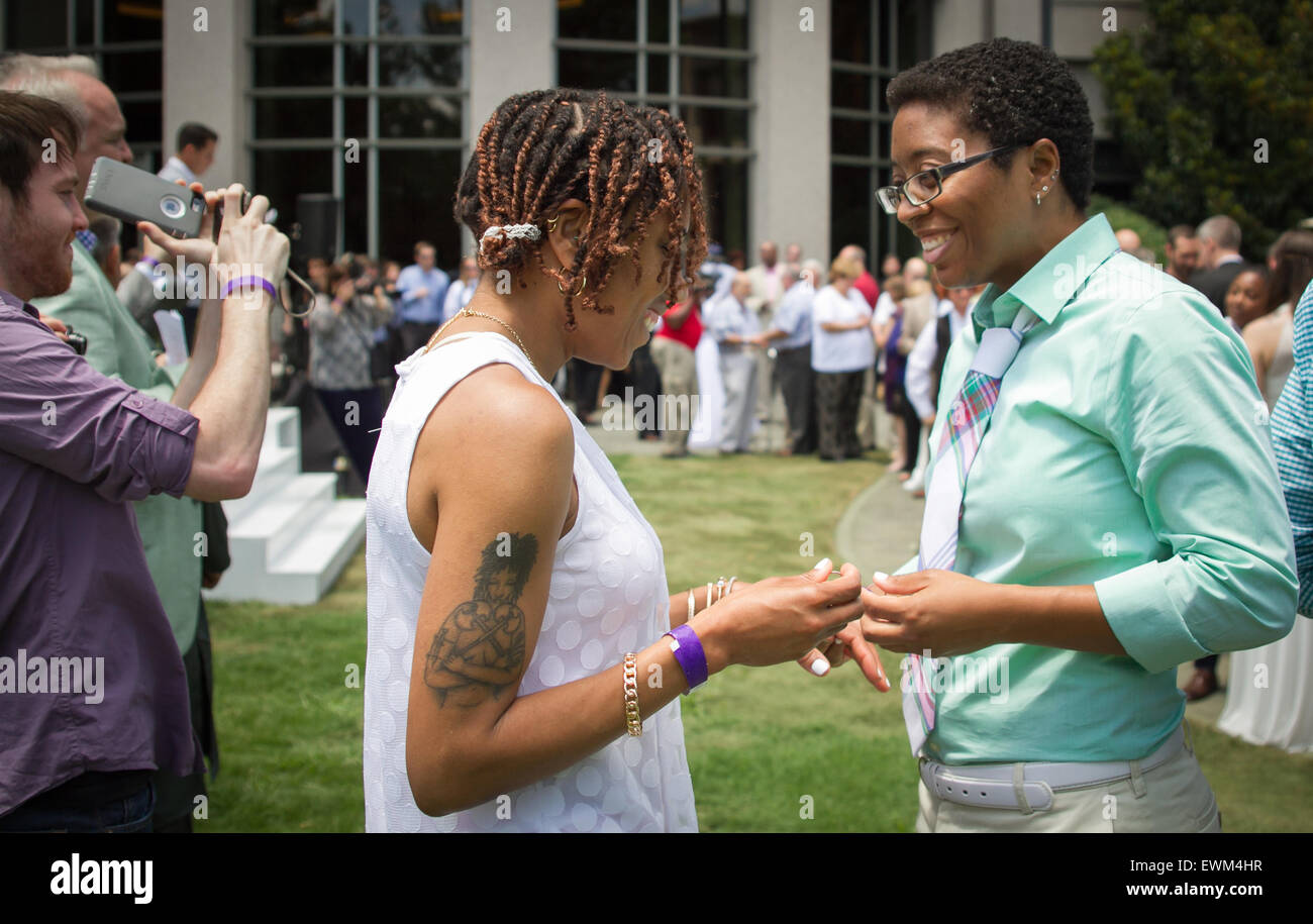 101 matrimoni gay matrimoni di massa presso l'Hotel InterContinental di Atlanta dopo la Obergefell v. Decisione Hodges nel 2016. Foto Stock