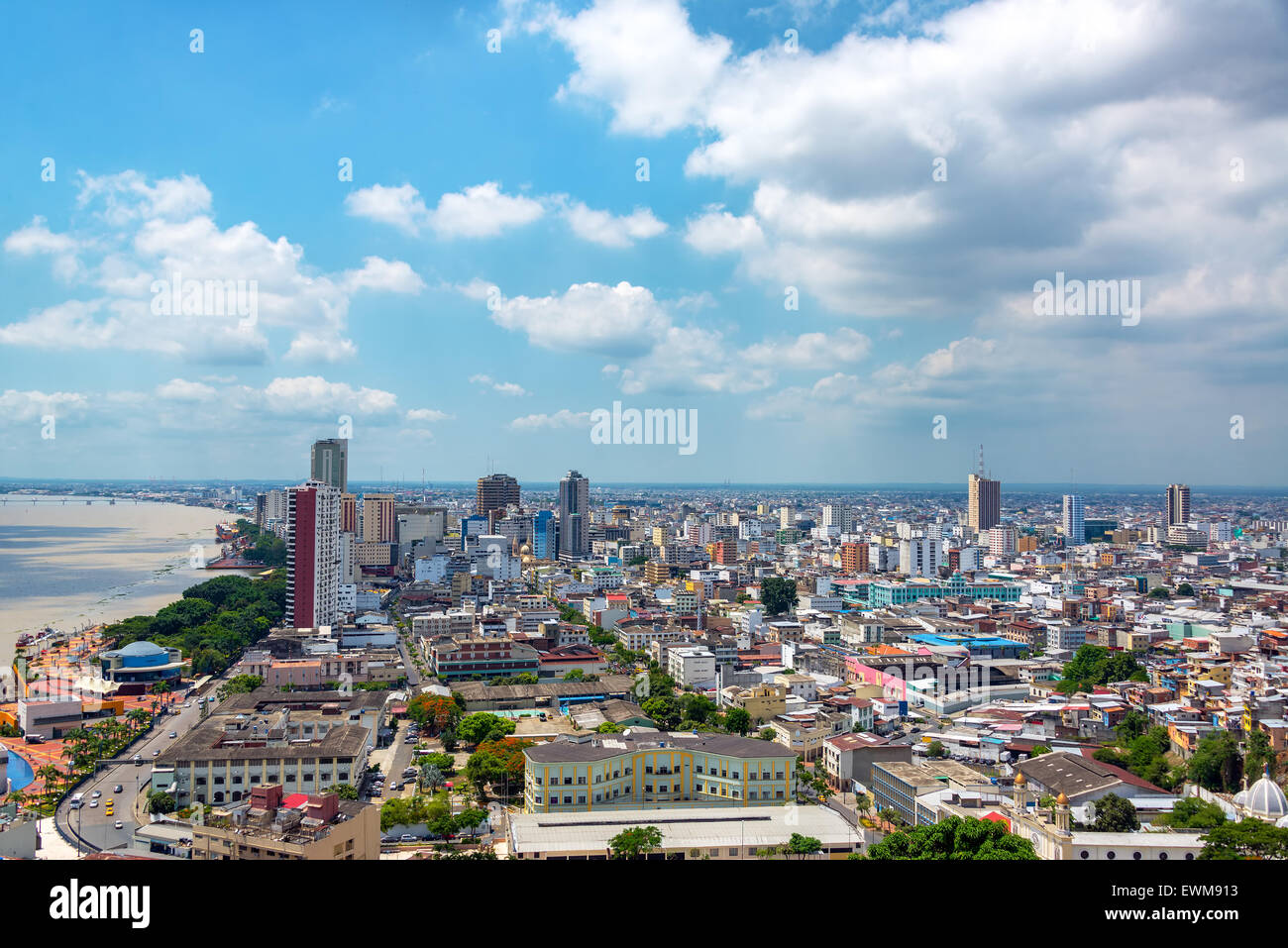 Paesaggio urbano in vista di Guayaquil, Ecuador Foto Stock