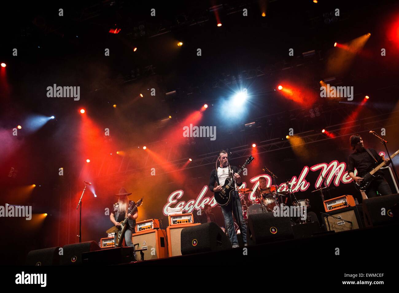 Eagles of Death Metal esegue live at Pinkpop Festival 2015 in Paesi Bassi © Roberto Finizio / Alamy Live News Foto Stock