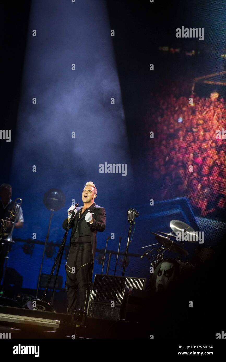 Robbie Williams esegue live at Pinkpop Festival 2015 in Paesi Bassi © Roberto Finizio Foto Stock