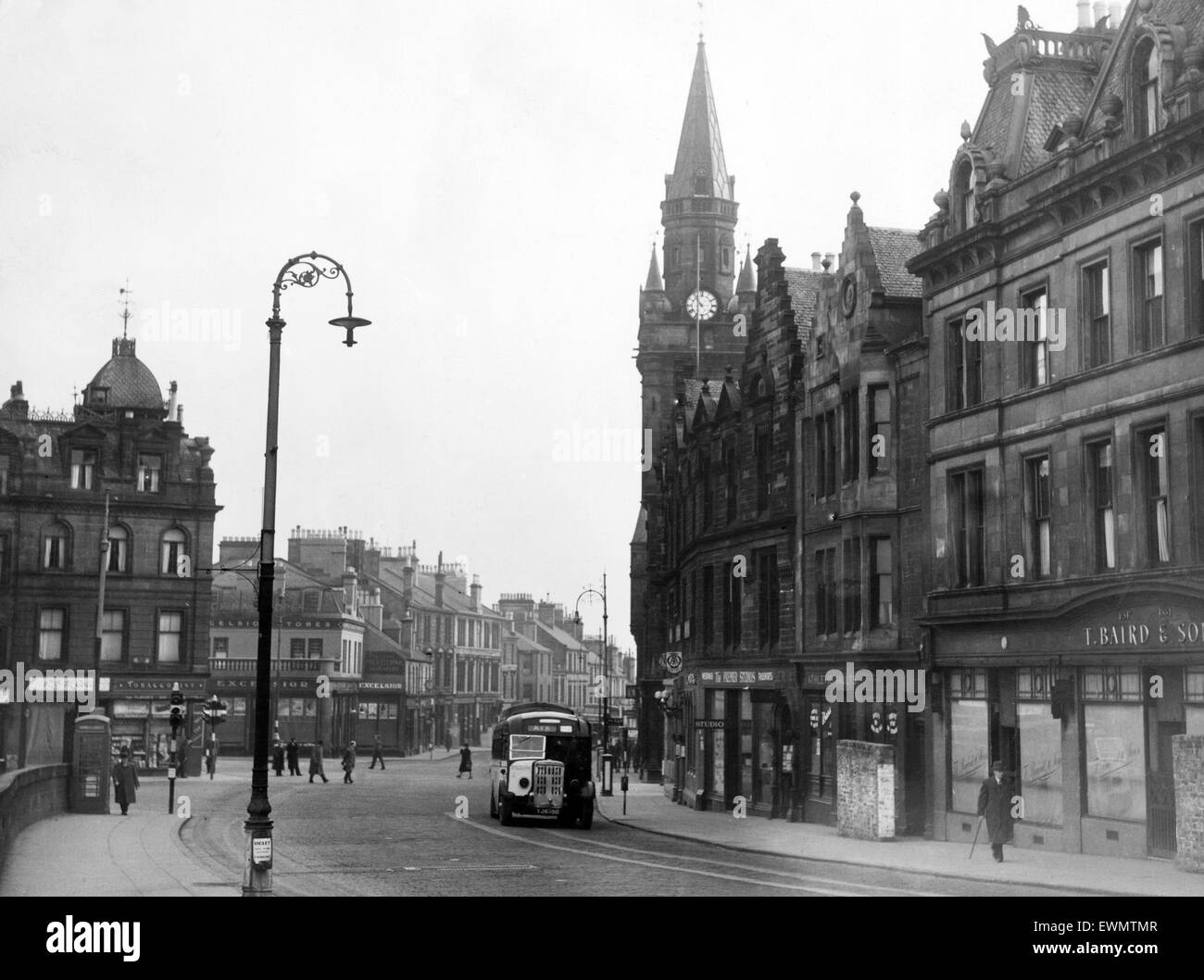Hamilton il centro shopping, guardando verso il basso Quarry Street. Hamilton è una città in South Lanarkshire, nel west-la pianura centrale della Scozia. Il 1 febbraio 1945. Foto Stock