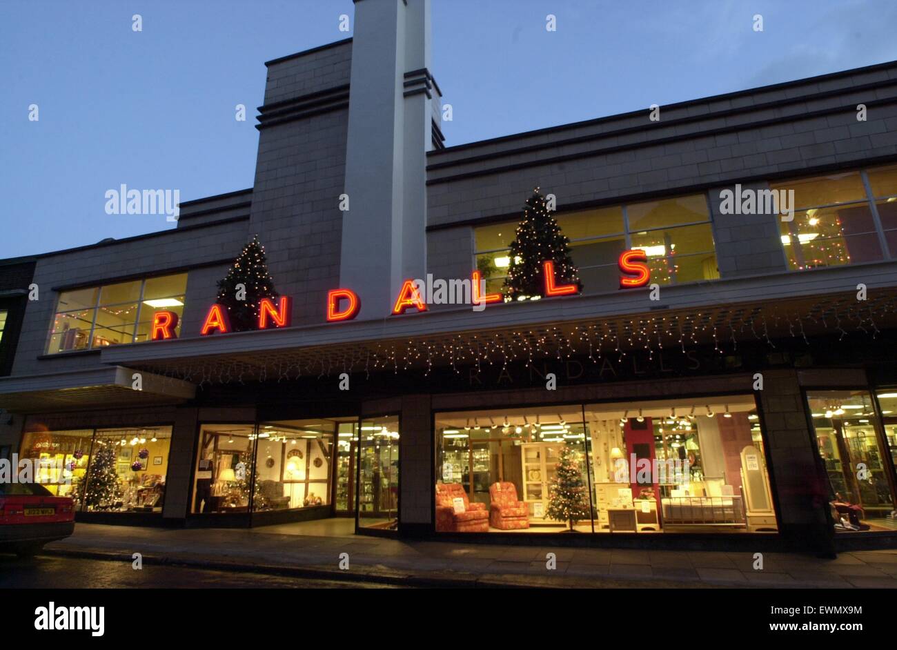 Randalls, Vine Street, Uxbridge. 17 novembre 2000. Foto Stock