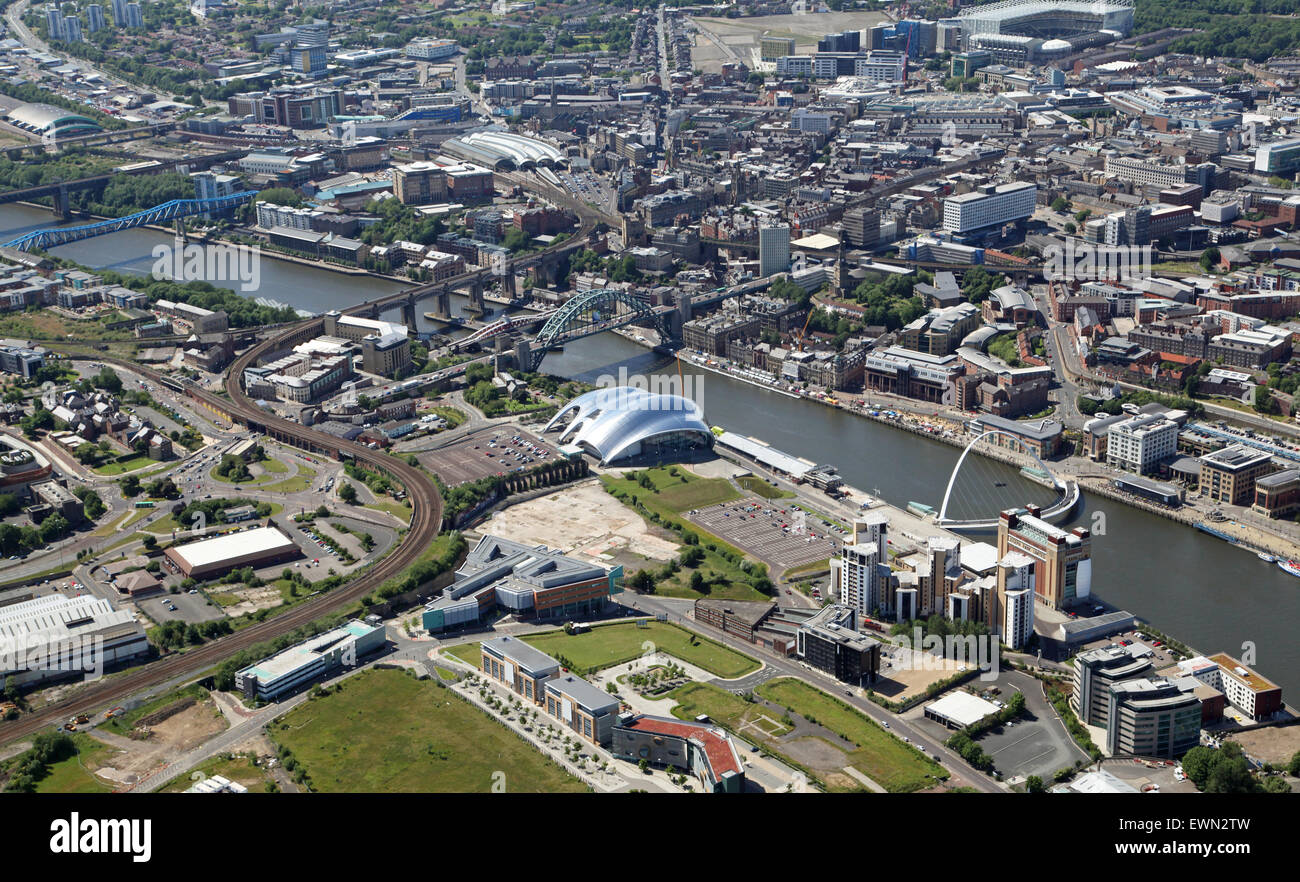 Vista aerea del Fiume Tyne, Gateshead e Newcastle upon Tyne, Regno Unito Foto Stock