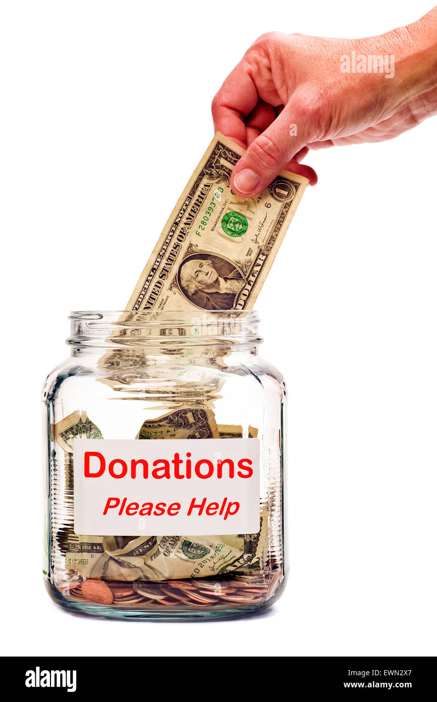 Canto mettere denaro in donazione Jar per aiutare le persone in stato di bisogno. Isolato su sfondo bianco Foto Stock