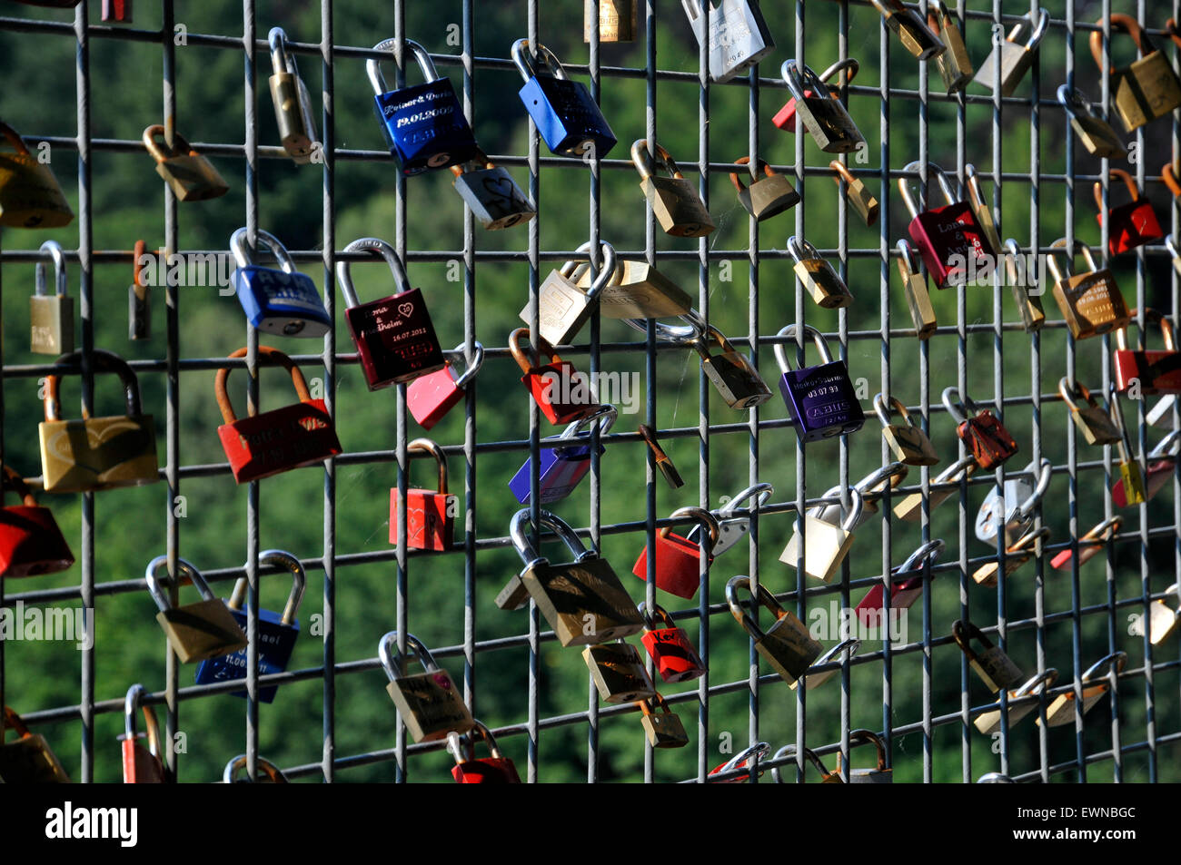 Amore si blocca sul ponte Germania Europa Foto Stock