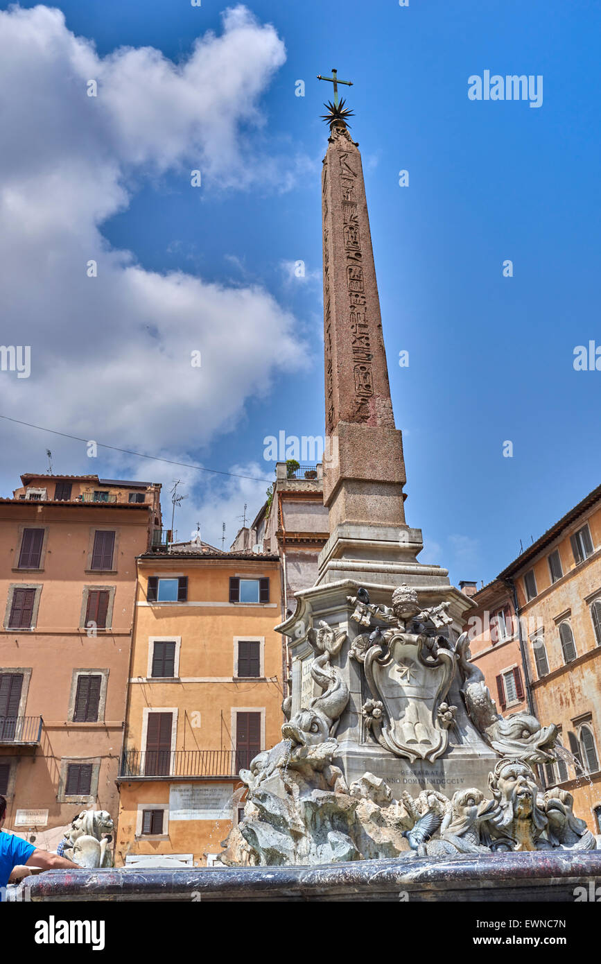 Il Pantheon è un edificio di Roma, Italia, sul sito di un precedente edificio commissionato da Marco Agrippa Foto Stock