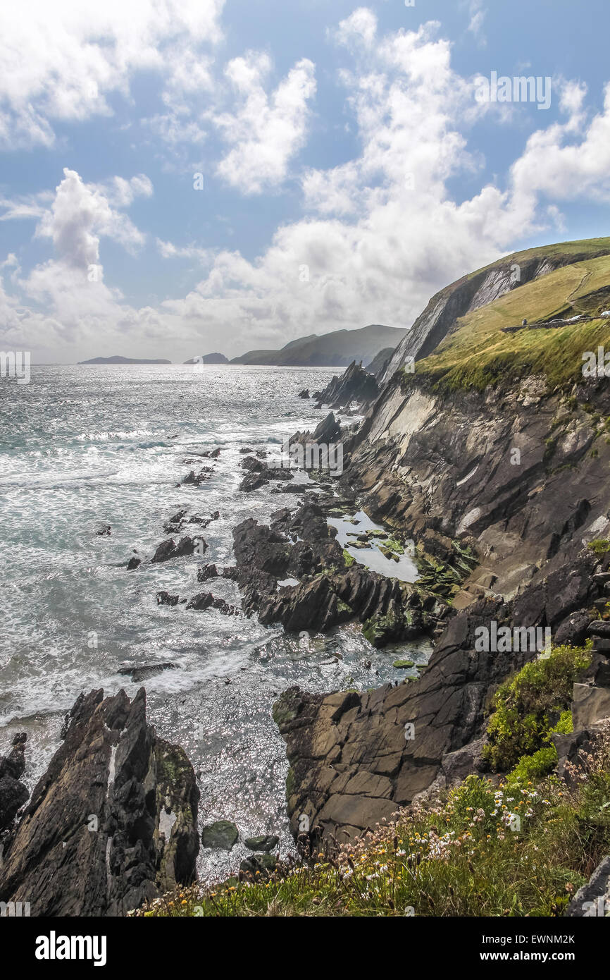 Scogliere a Slea Head, Iveragh Peninsula, nella contea di Kerry, Irlanda Foto Stock