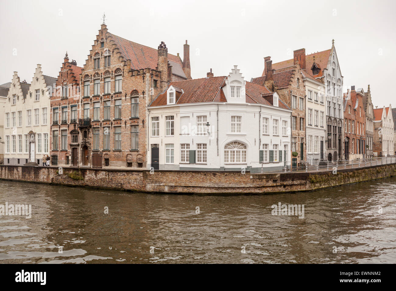 Canal scena, il centro storico di Bruges, Belgio Foto Stock